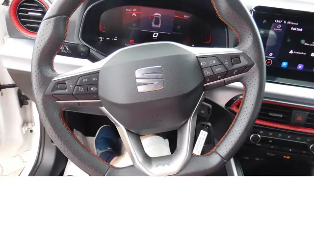 Seat Arona view 8