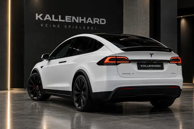 Tesla Model X view 3