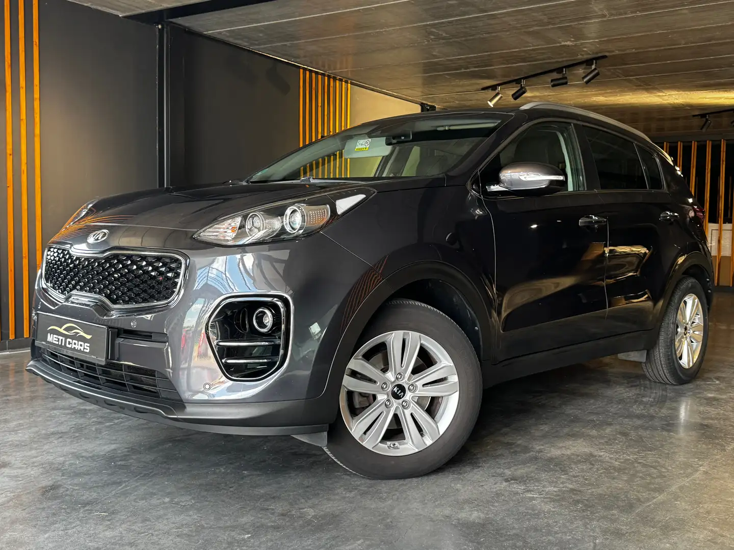 Kia Sportage 1.6i More | Camera | Keyless | BSD | Lane Assist | Grigio - 1