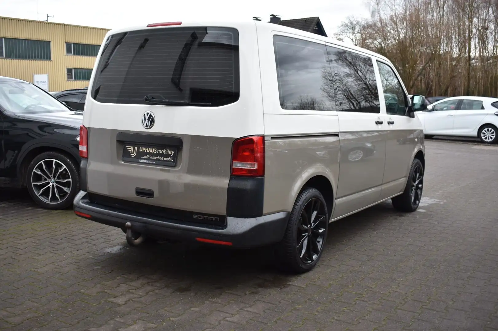 Volkswagen T5 Caravelle 2.0TDI 140PS 19"/Xenon/8-Sitzer/AHK Grau - 2