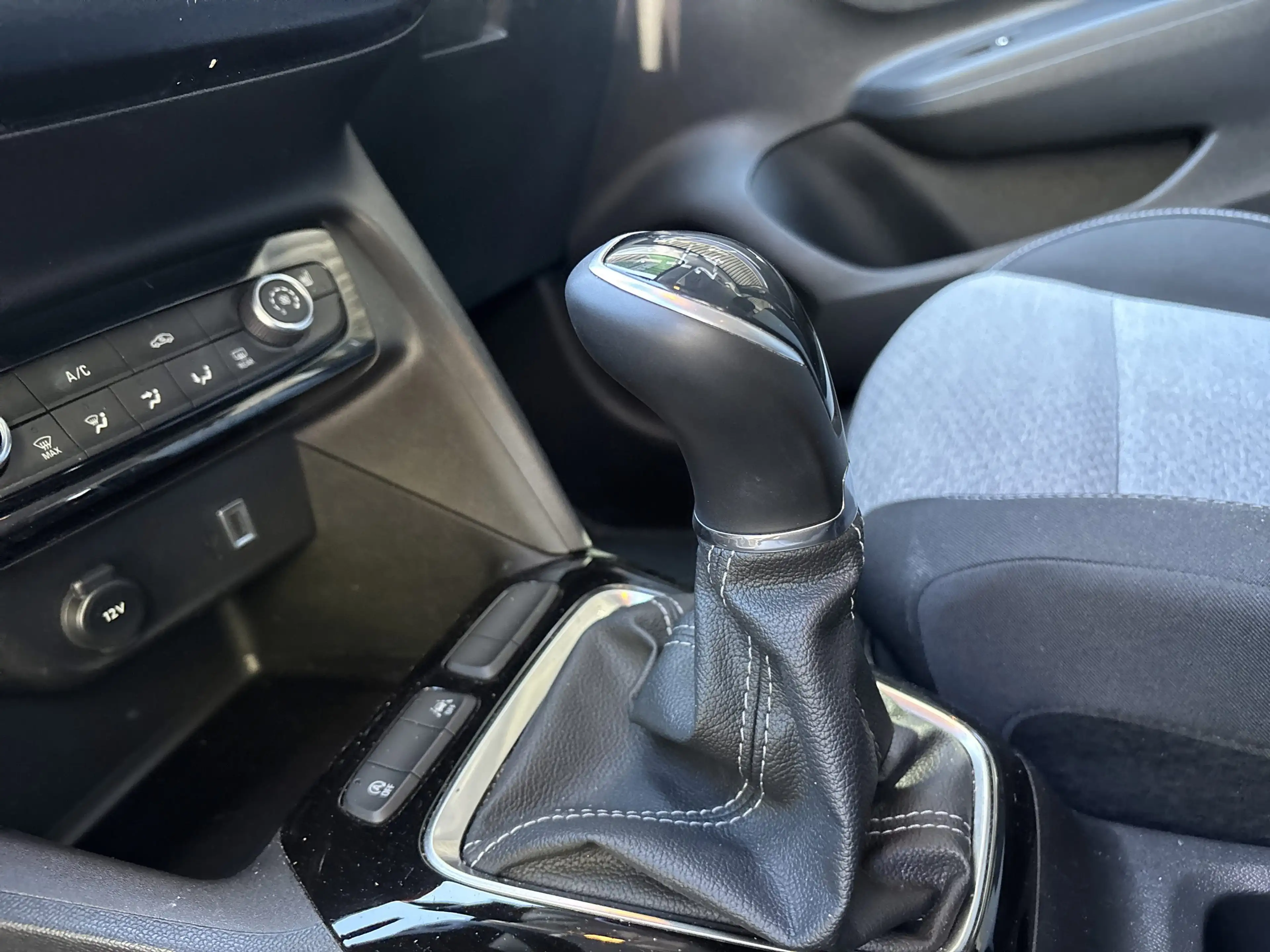 Opel Corsa F 1.2 Edition SHZ+LM+PDC+Kamera+Facelift — photo 13