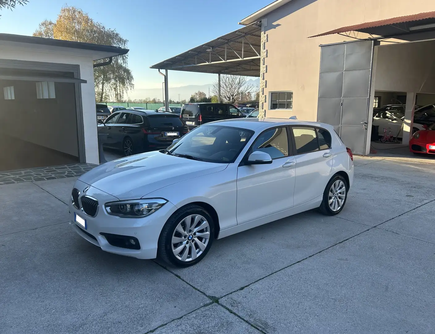 BMW 118 d Sport auto 5p 150cv euro6b Blanc - 1