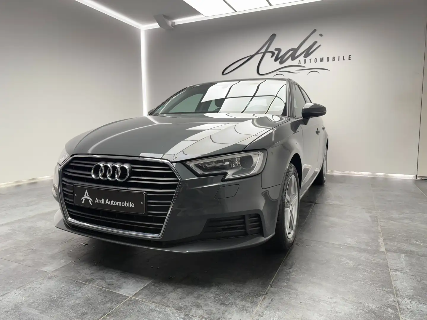 Audi A3 A3 Sportback 1.0 TFSI Design S tronic *GARANTIE* Gris - 1