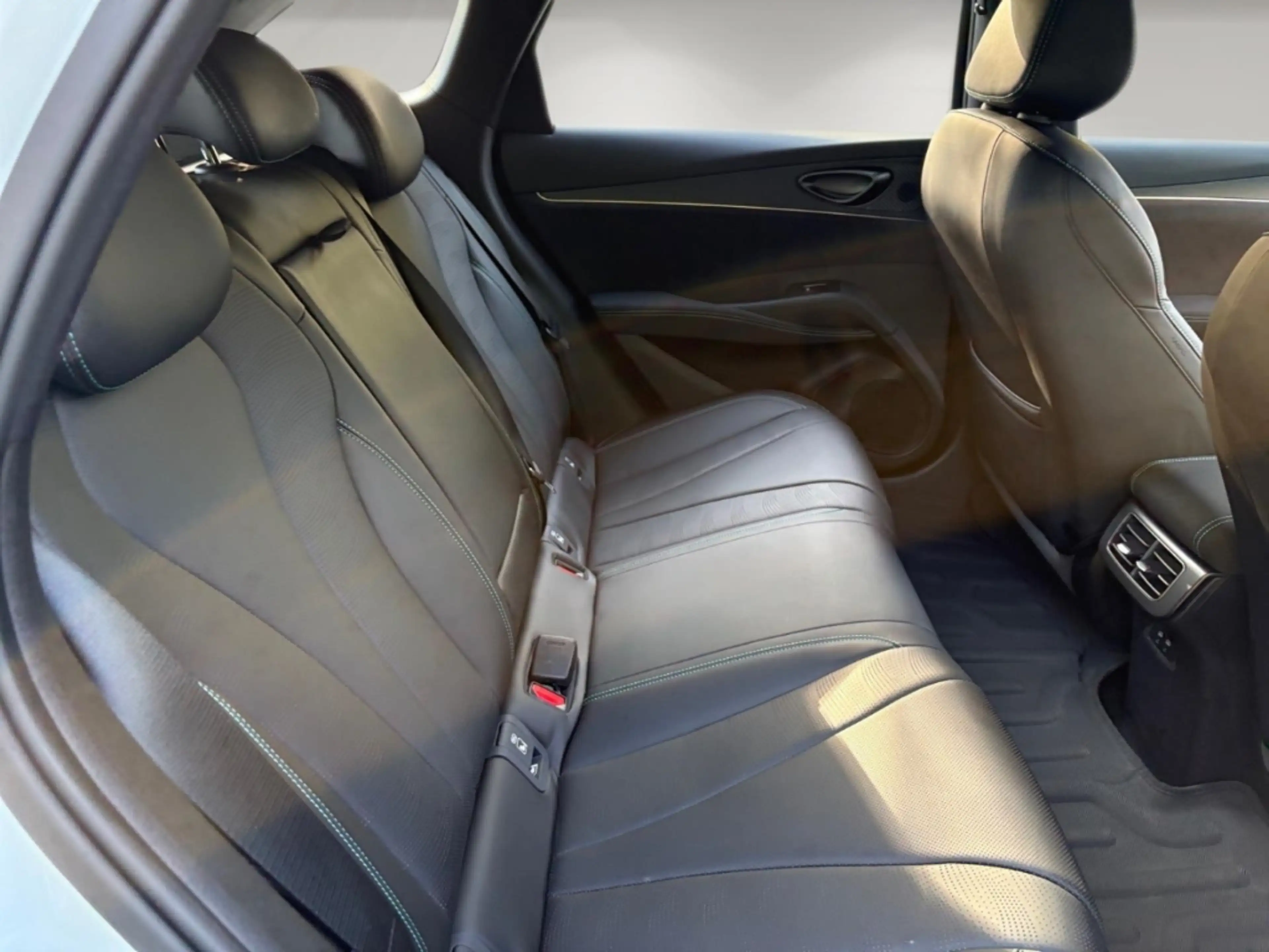 BYD Seal 1.5 PHEV 135 kW 6 Touring DM-i Boost ''PPv&h+RFK+L — photo 14
