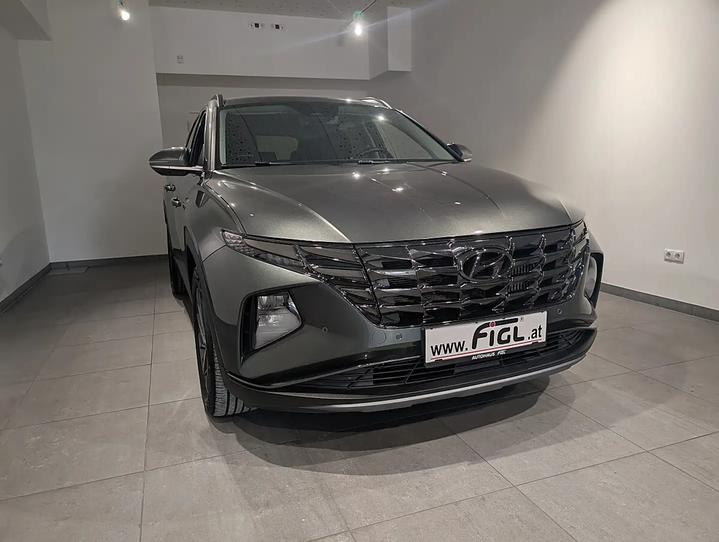 Hyundai TUCSON Tucson NX4 Trend Line 1,6 T-GDi 2WD 48V DCT Grau - 2