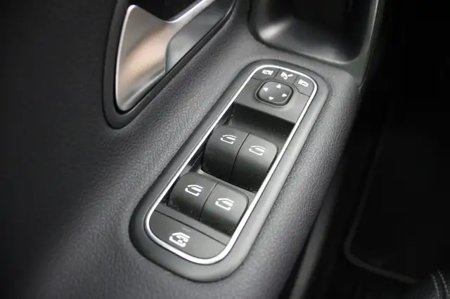 Mercedes-Benz A-Class view 27