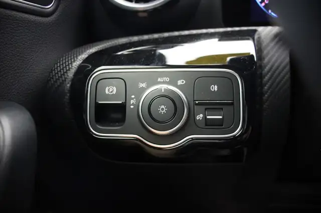 Mercedes-Benz A-Class view 28
