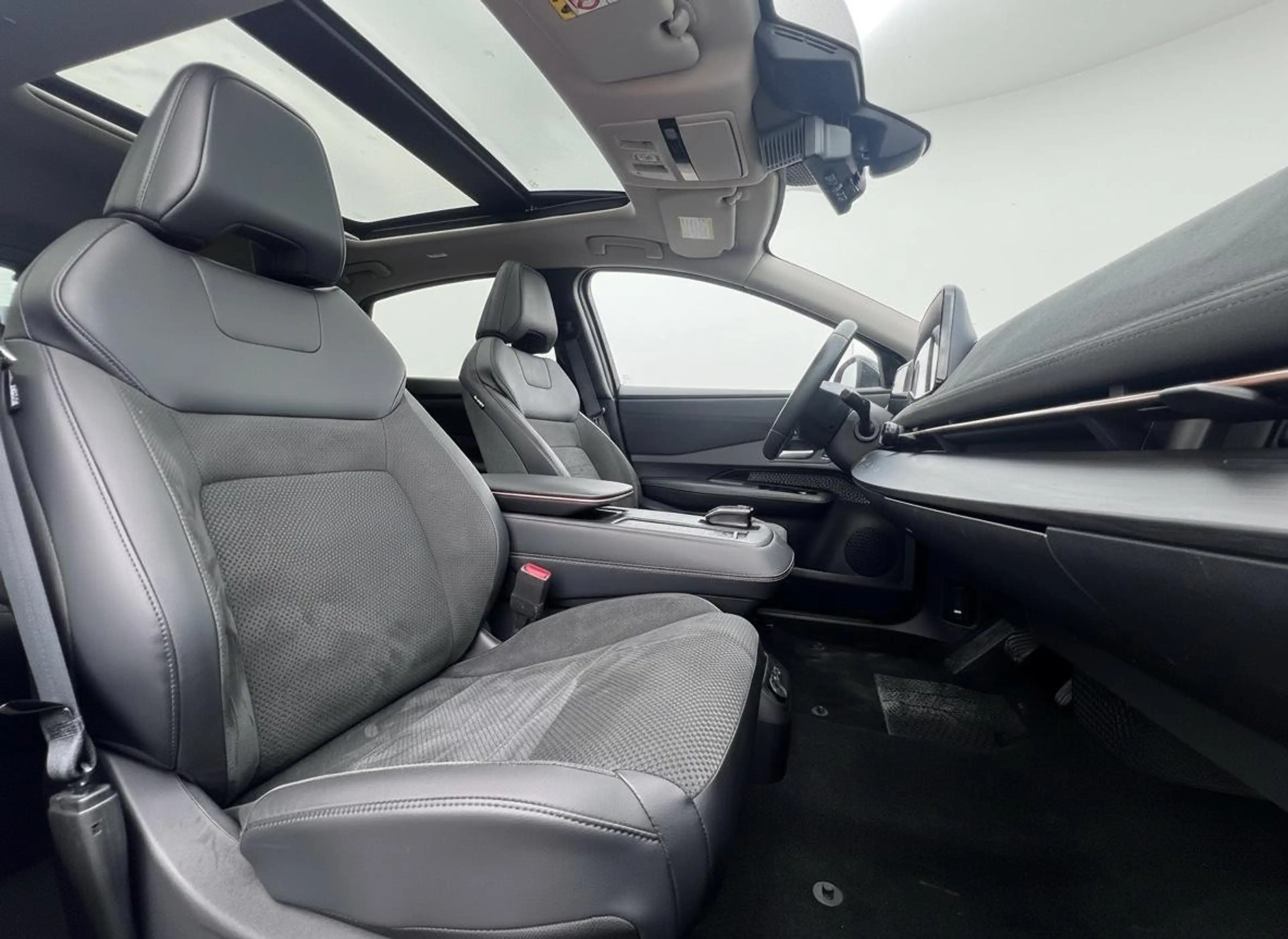 Nissan Ariya Evolve 91 kWh — photo 8