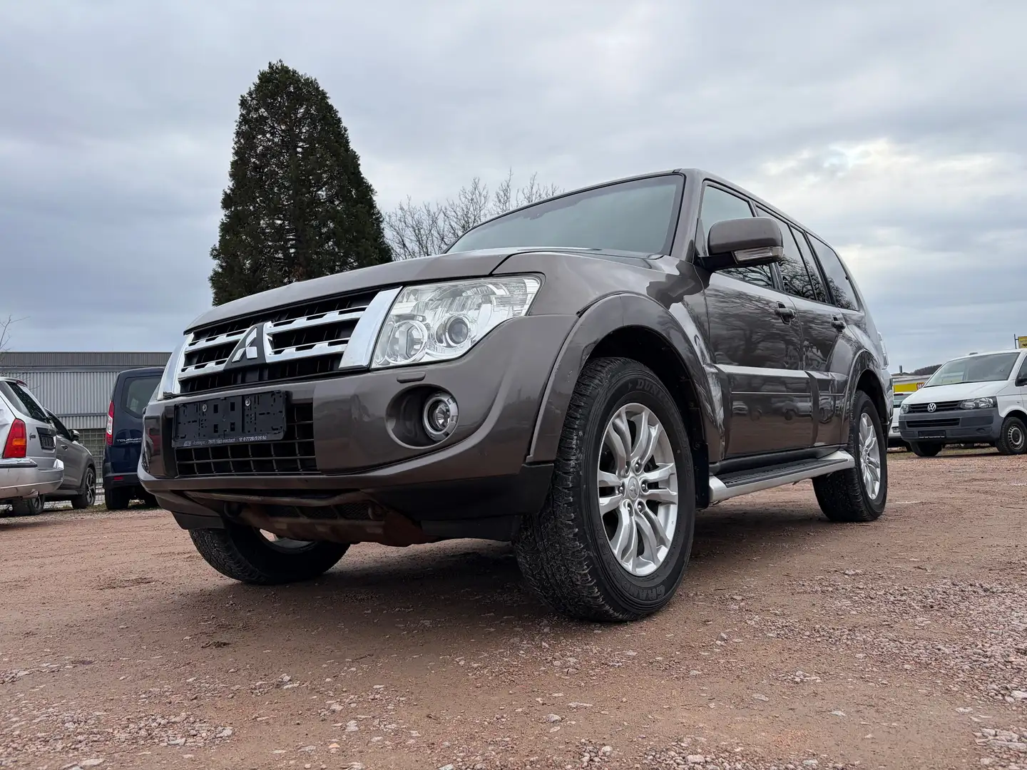 Mitsubishi Pajero 3.2 DI-D Intense (5-trg.)*Allrad*HU NEU* Marrón - 1