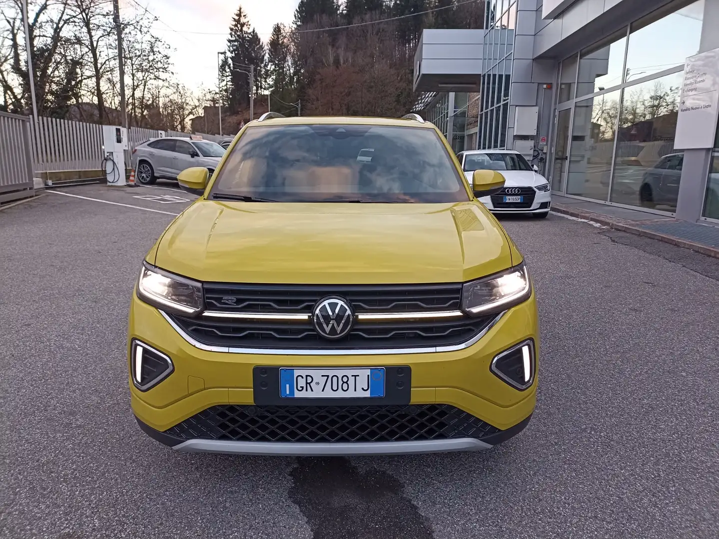 Volkswagen T-Cross 1.0 TSI Sport Giallo - 2