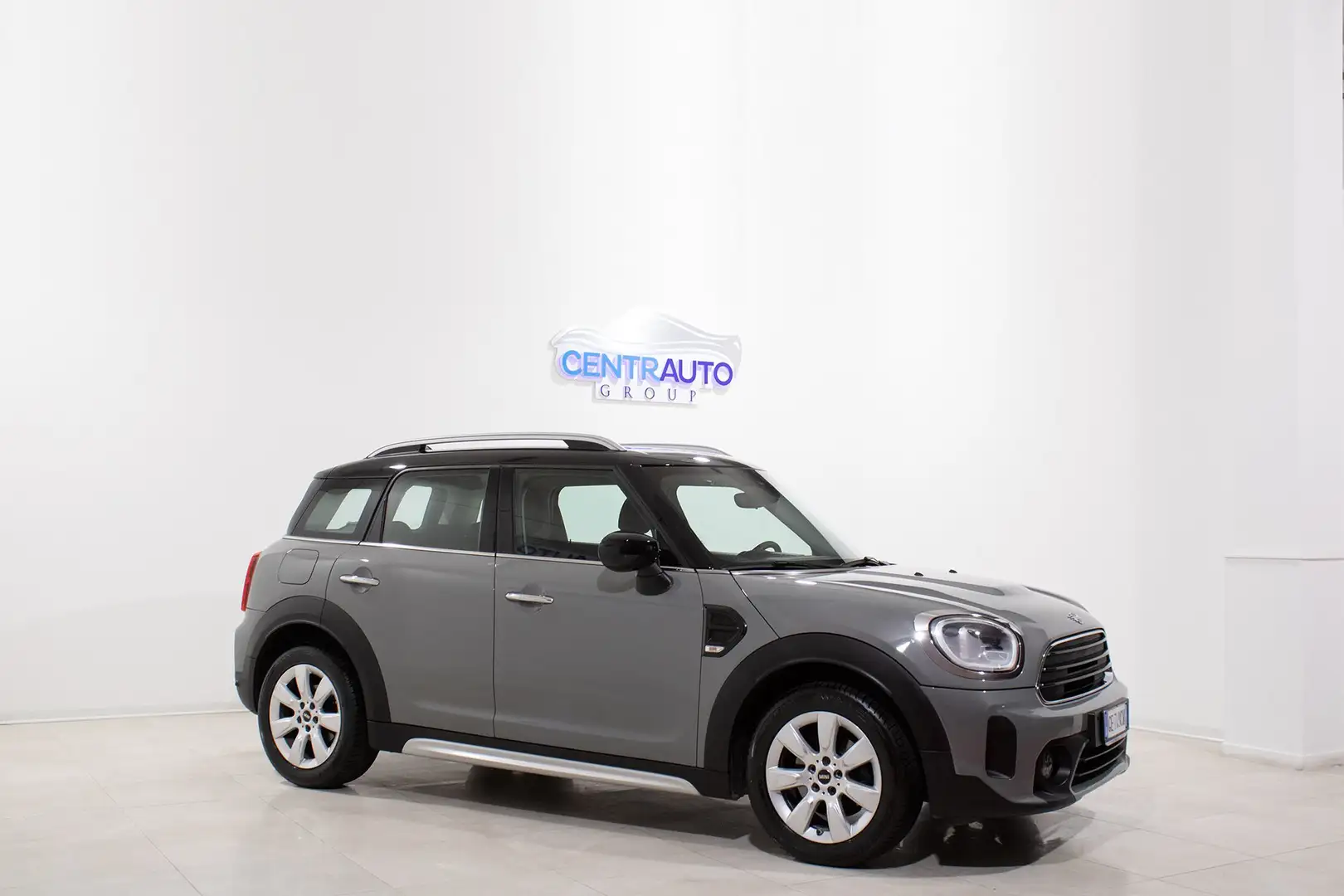 MINI Cooper D Countryman 2.0 Autom. 150cv BUSINESS * ACTIVE GUARD, LED* Šedá - 2