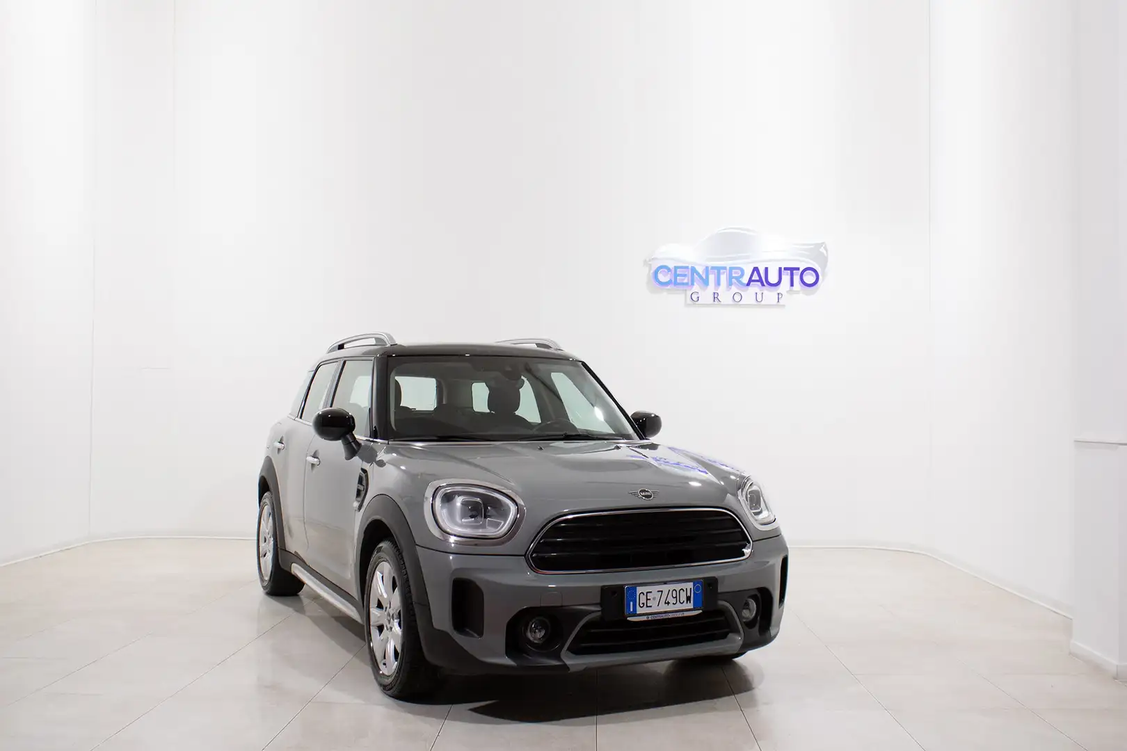 MINI Cooper D Countryman 2.0 Autom. 150cv BUSINESS * ACTIVE GUARD, LED* Šedá - 1