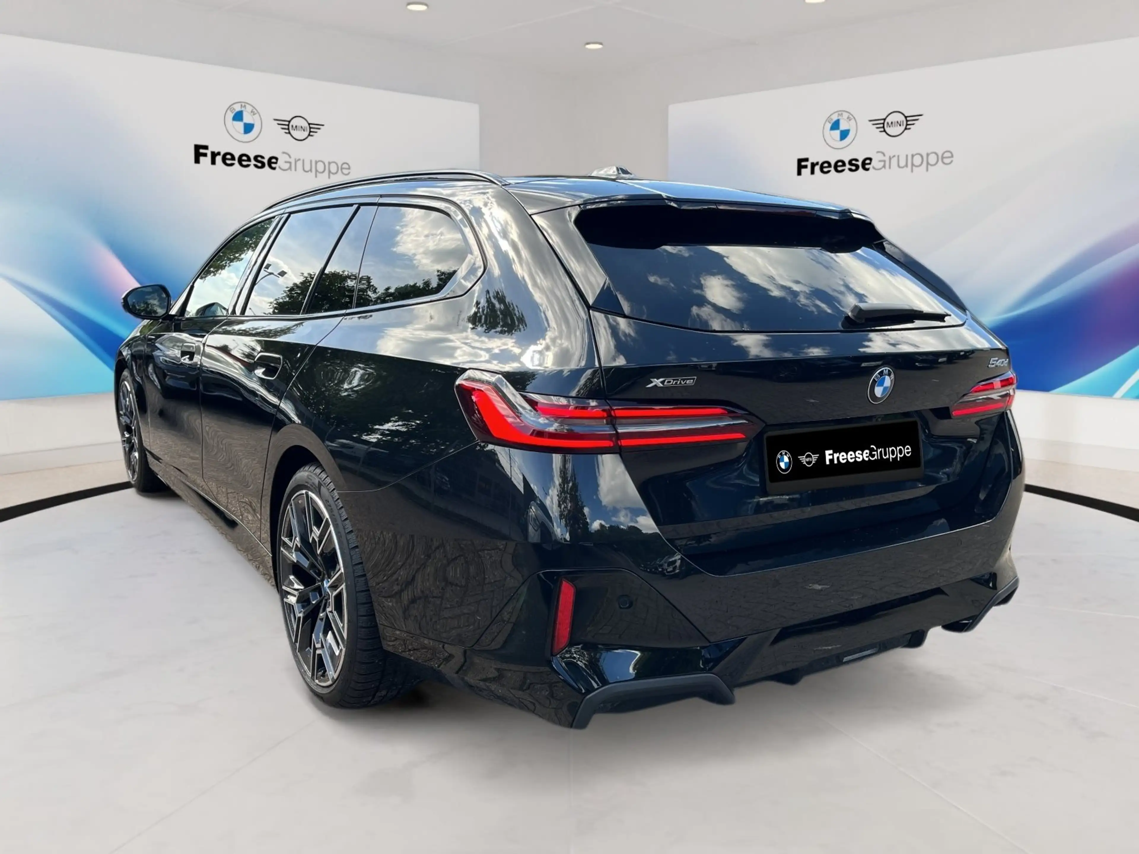 BMW 540 d xDrive Touring AHK 360° STANDHZ HEAD-UP RFK — photo 4