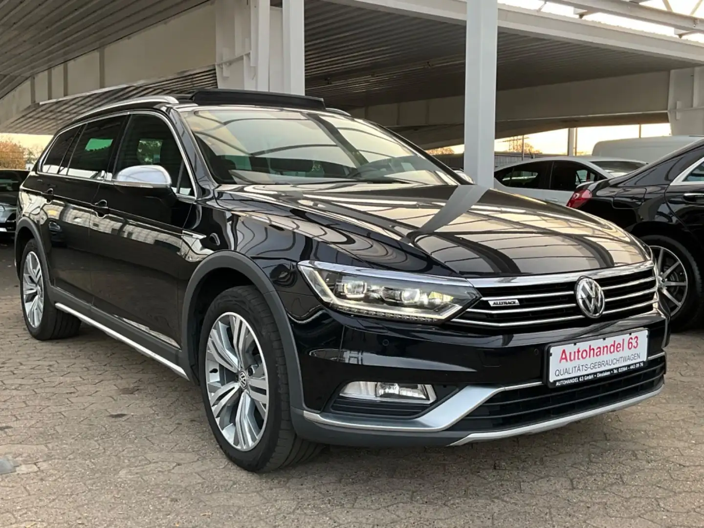 Volkswagen Passat Alltrack *4Mation*Virtual*Massage*LED*ACC* Чёрный - 2