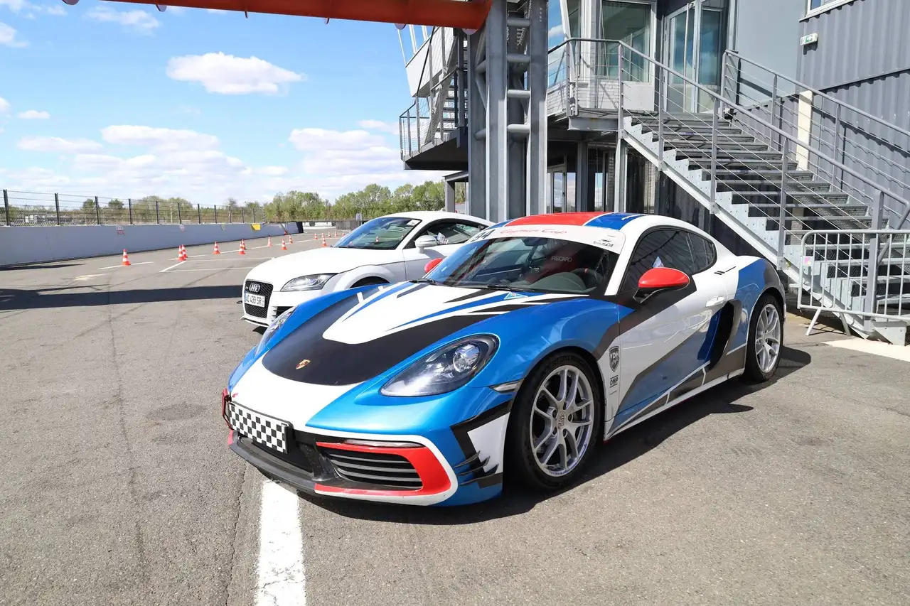 Porsche 718 Cayman