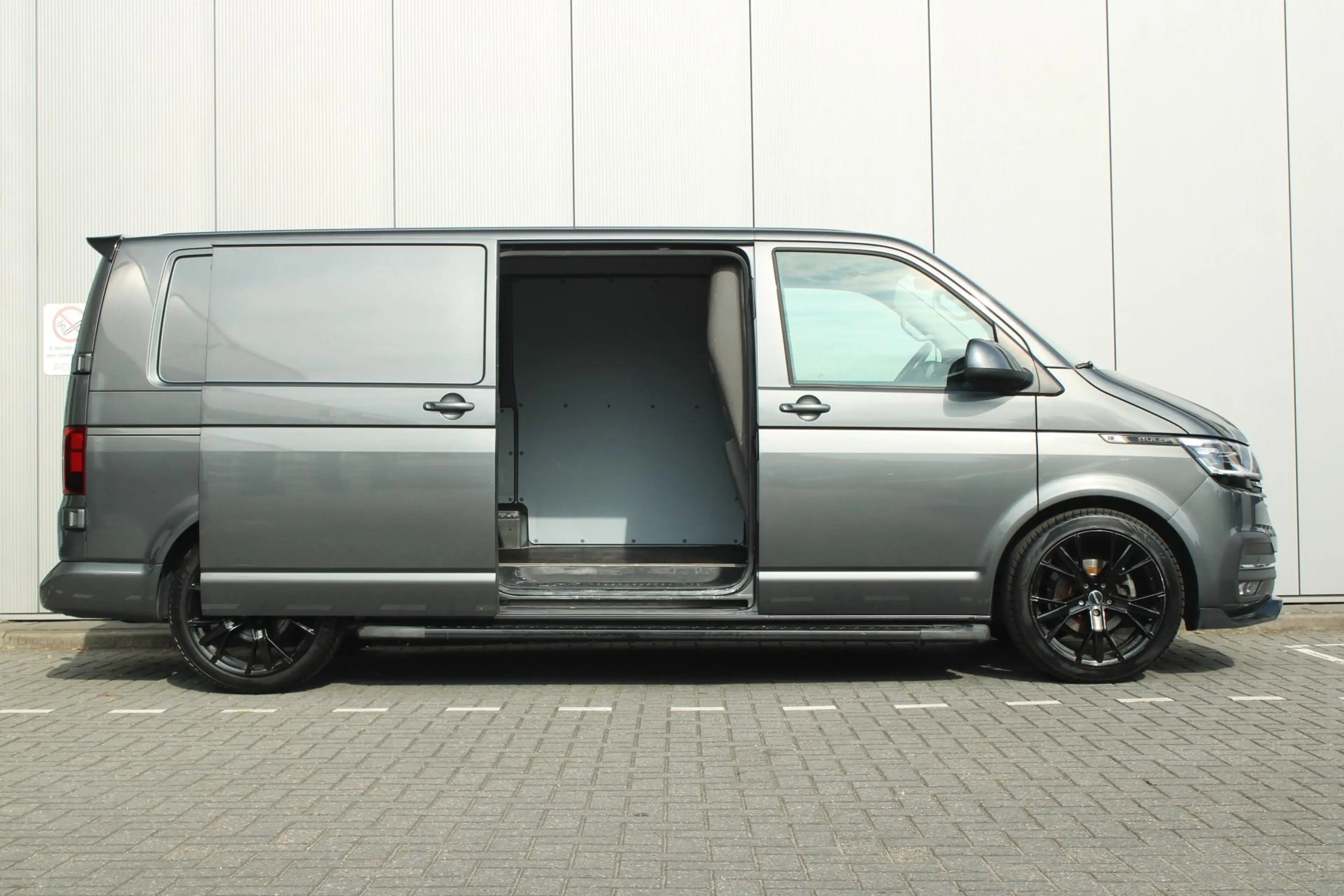 Volkswagen T6.1 Transporter 2.0 TDI 150pk DSG L2H1 28 Bulli | Adaptieve Cruise — photo 4
