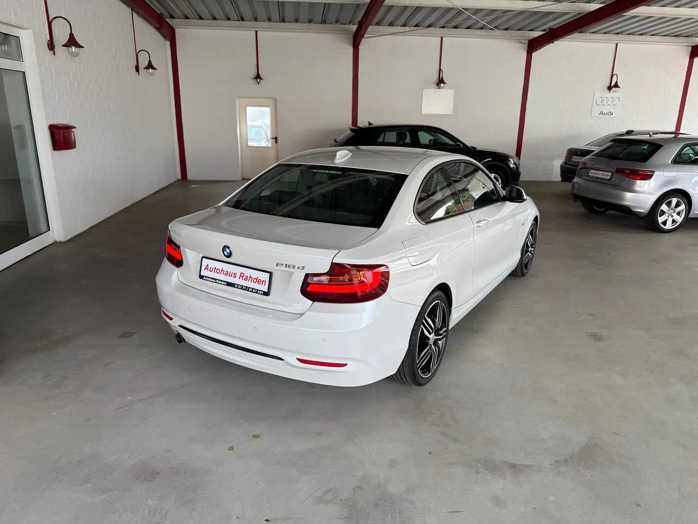 BMW 218 218d Coupe Sport Line Weiß - 2