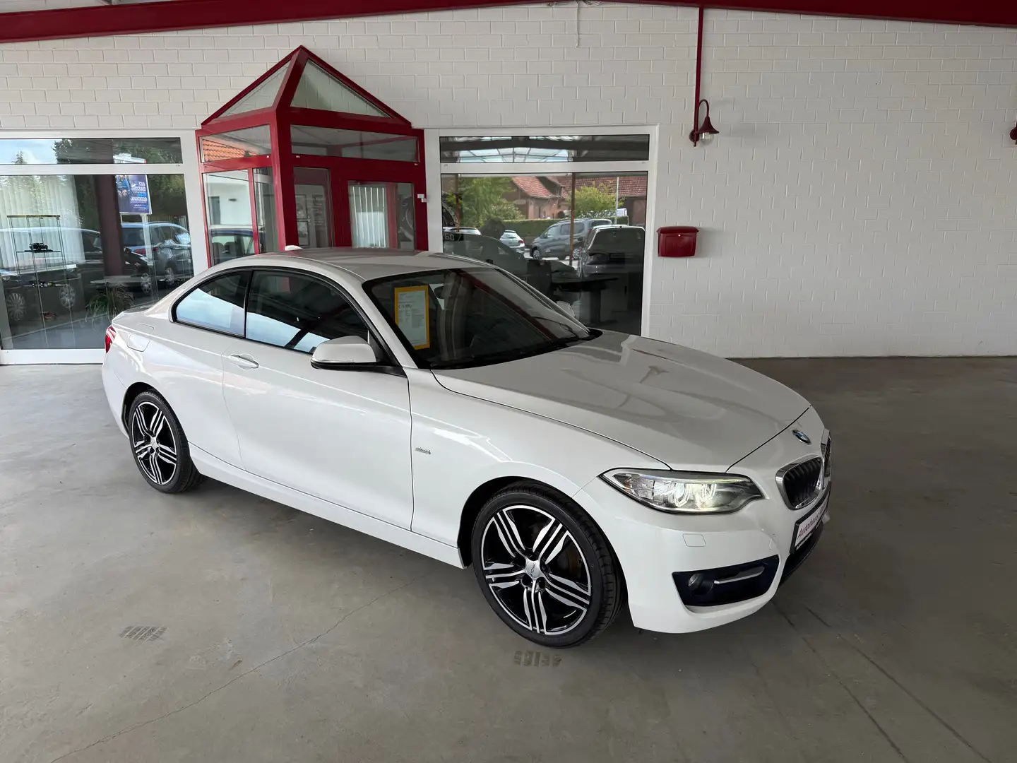 BMW 218 218d Coupe Sport Line Weiß - 1