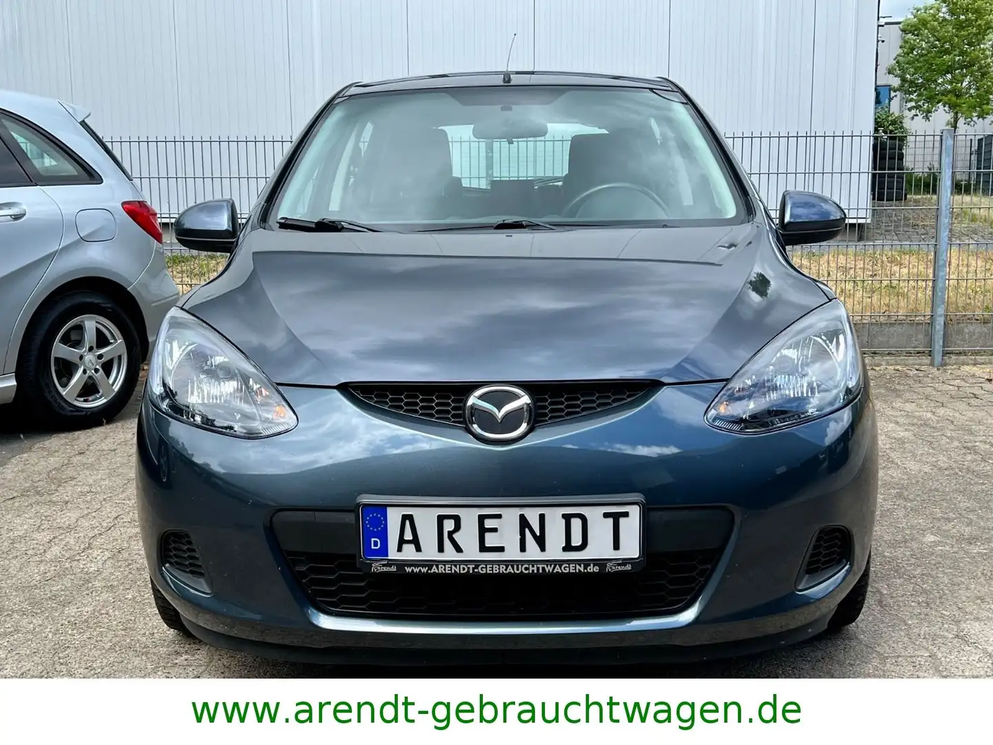 Mazda 2 Lim. 1.3 Impuls*KLIMA/ALLWETTERREIFEN* Šedá - 2