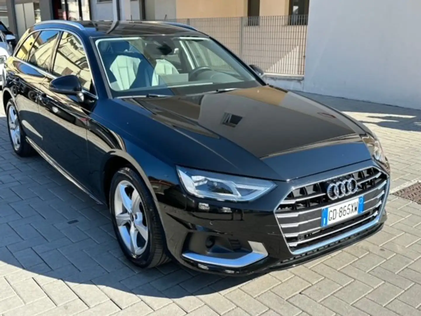 Audi A4 A4 Avant 40 2.0g-tron Bus.Advanced 170cv s-tronic Nero - 2