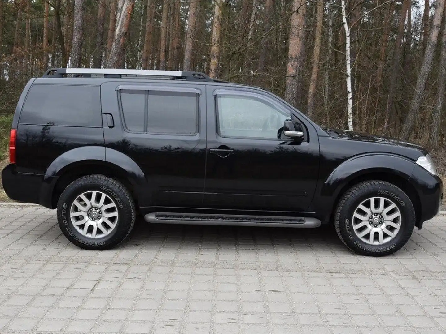 Nissan Pathfinder Pathfinder 2.5 dCi Aut.LE Negro - 1