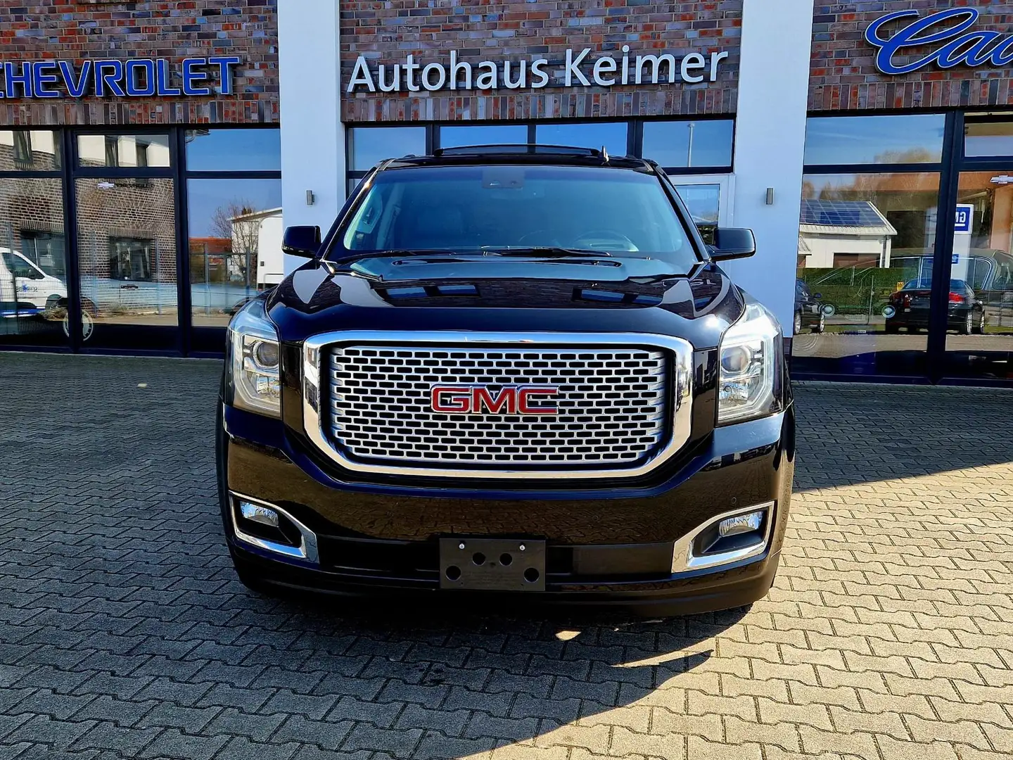 GMC Yukon Denali 6,2 ltr. V8, 8-Gang-Automatik Schwarz - 2
