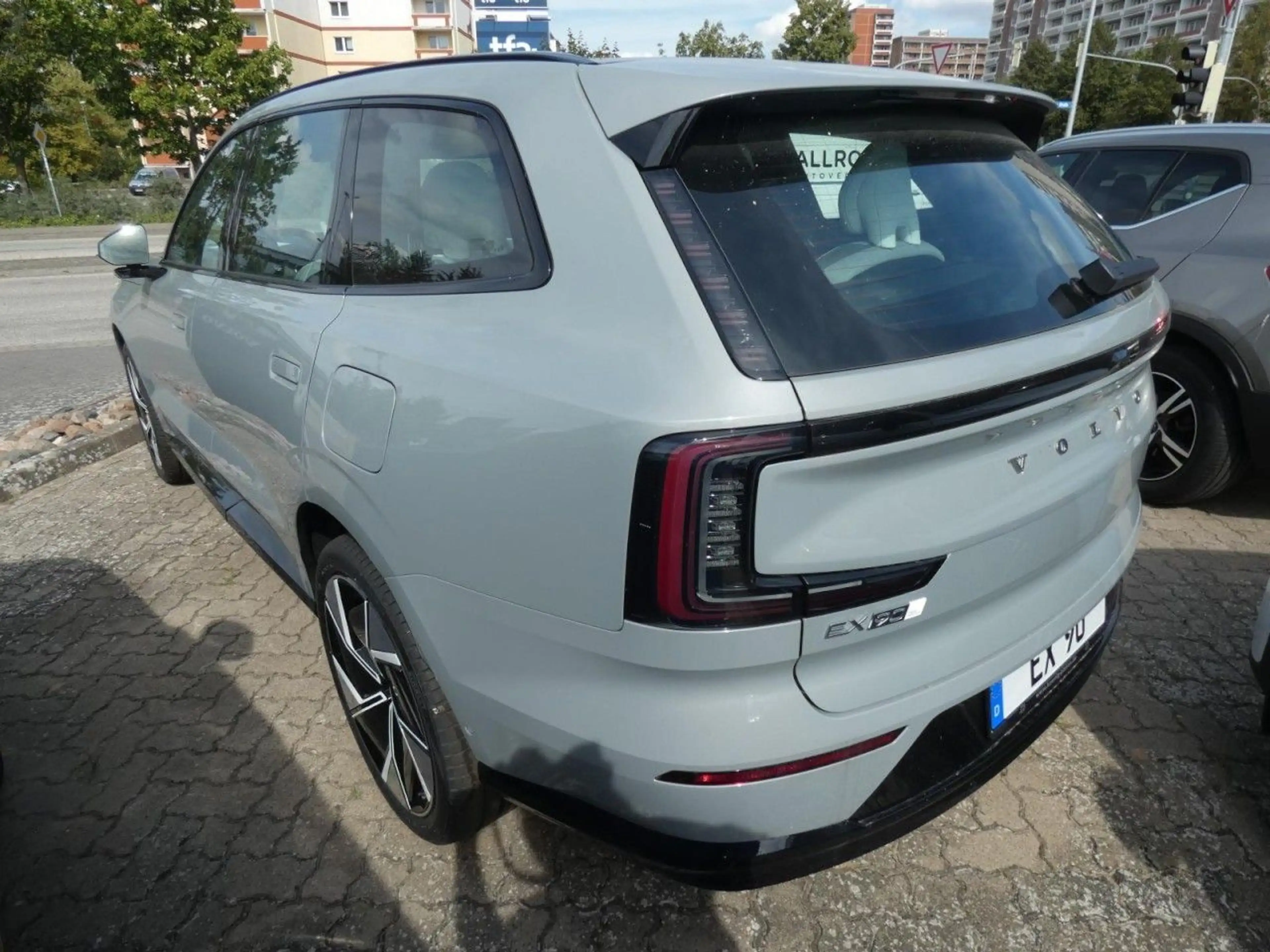 Volvo EX90 Twin Motor Performance AWD Ultra 7-Sitzer Klima — photo 3