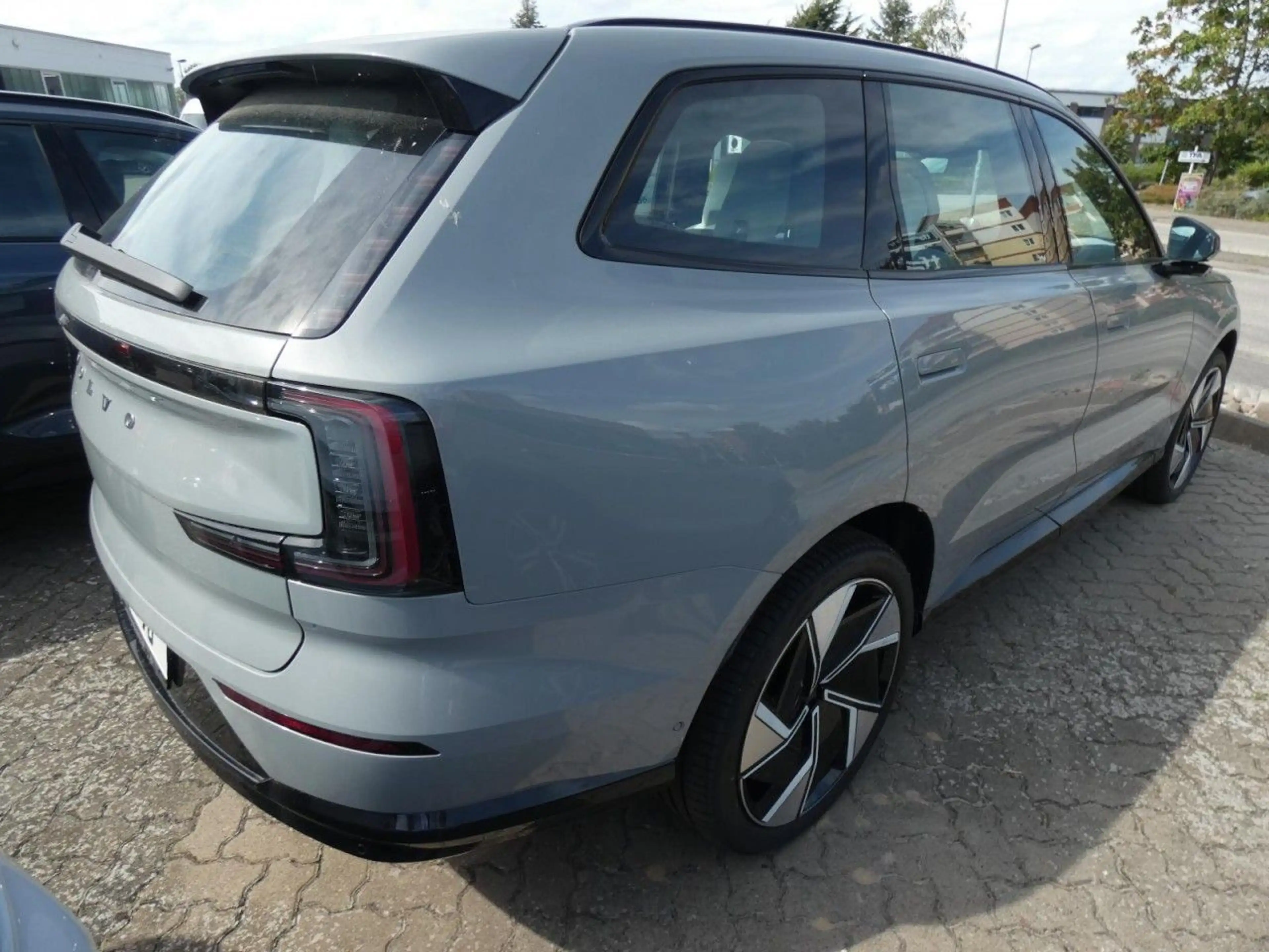 Volvo EX90 Twin Motor Performance AWD Ultra 7-Sitzer Klima — photo 4