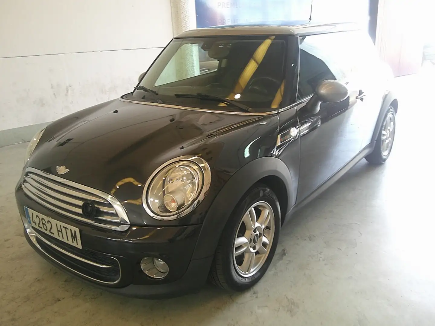 MINI One D Marrón - 1