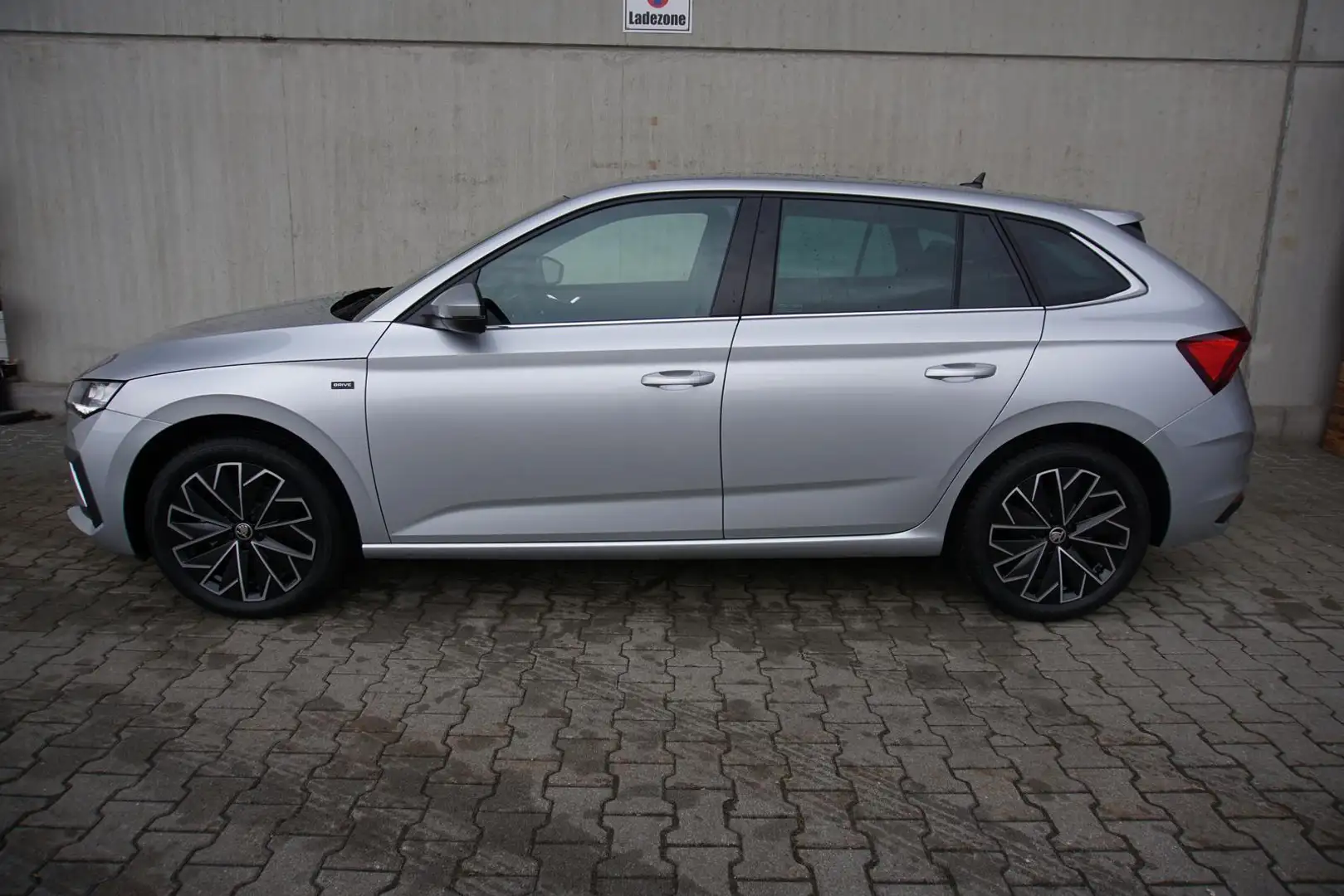 Skoda Scala 1.0TSI Drive Navi/MirrorLi PDC SHZ Zilver - 2