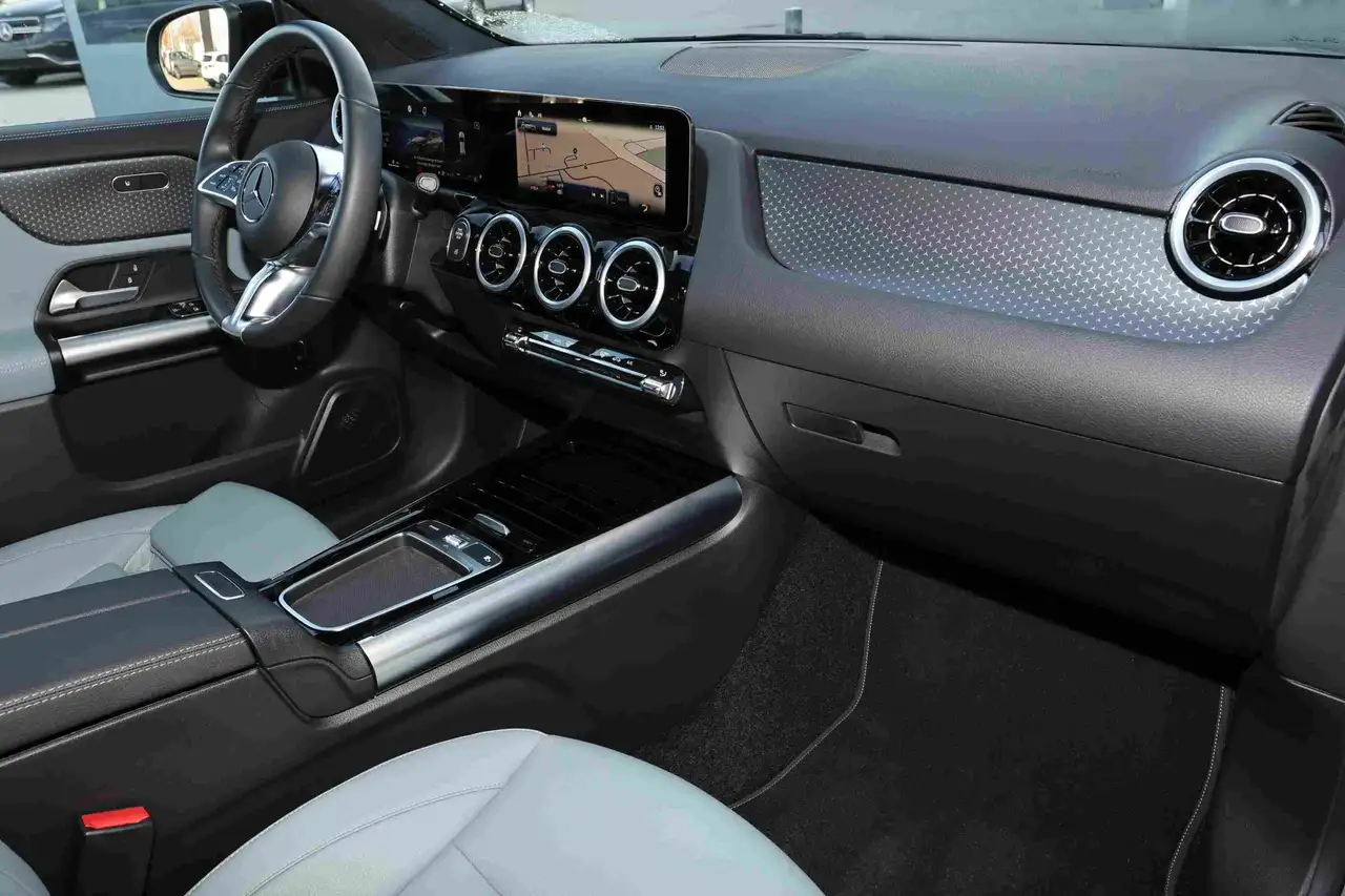 Mercedes-Benz GLA 180 Progressive AHK+NIGHT+18"+LEDER SAGEGREY 7