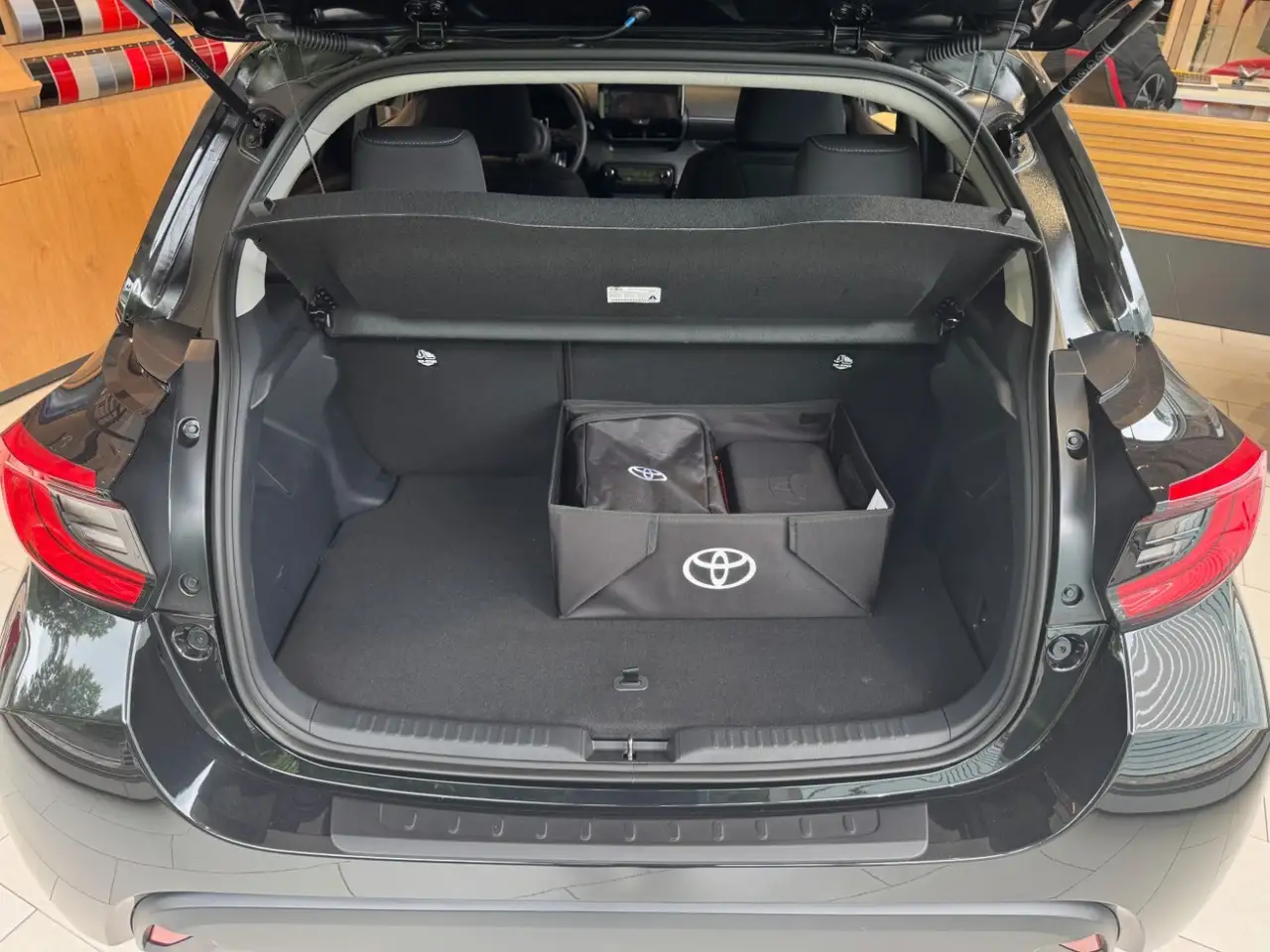 Toyota Yaris 1.5 Hybrid Teamplayer Comfort-Paket, Kamera 10
