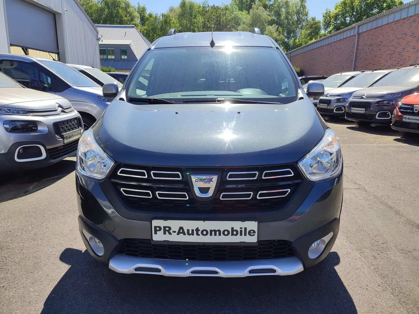Dacia Dokker TCe 130 Stepway Klima/PDC/Navi/Tempomat Gris - 2