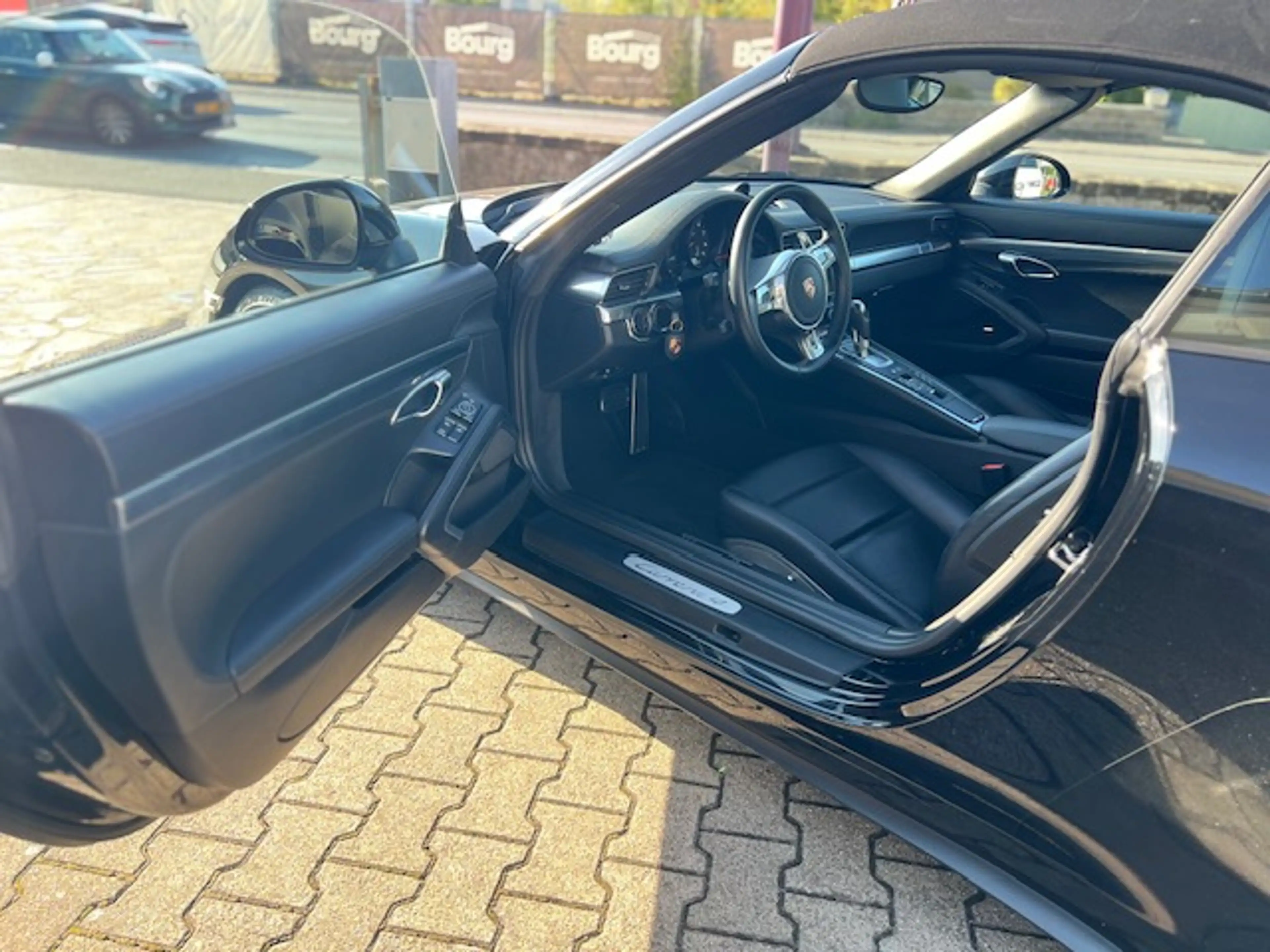 Porsche 991 911 Carrera 4 Cabriolet PDK — photo 11