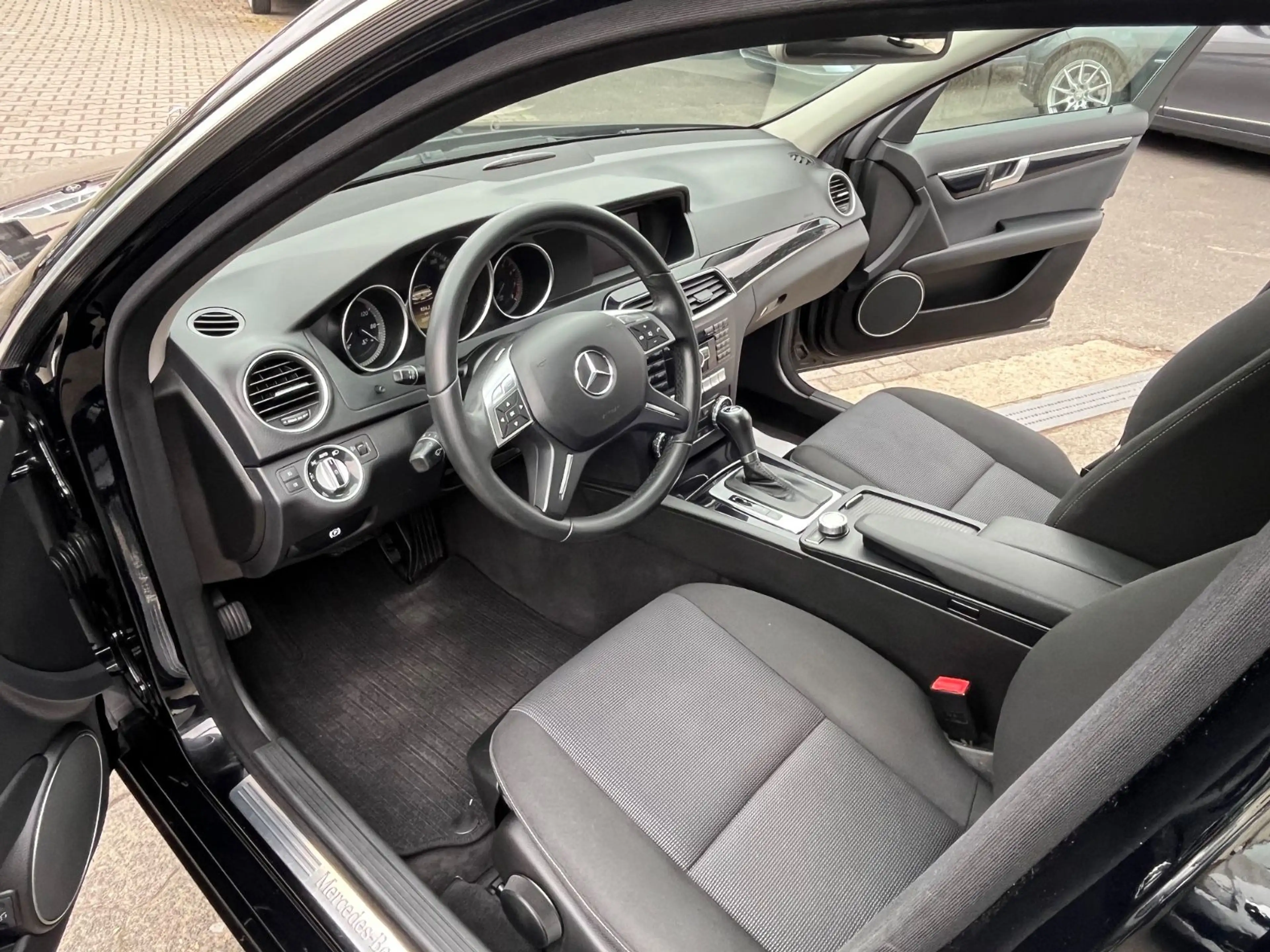 Mercedes-Benz C 250 T-Modell C 250 CGI BlueEfficiency.GEPFLEGT — photo 8