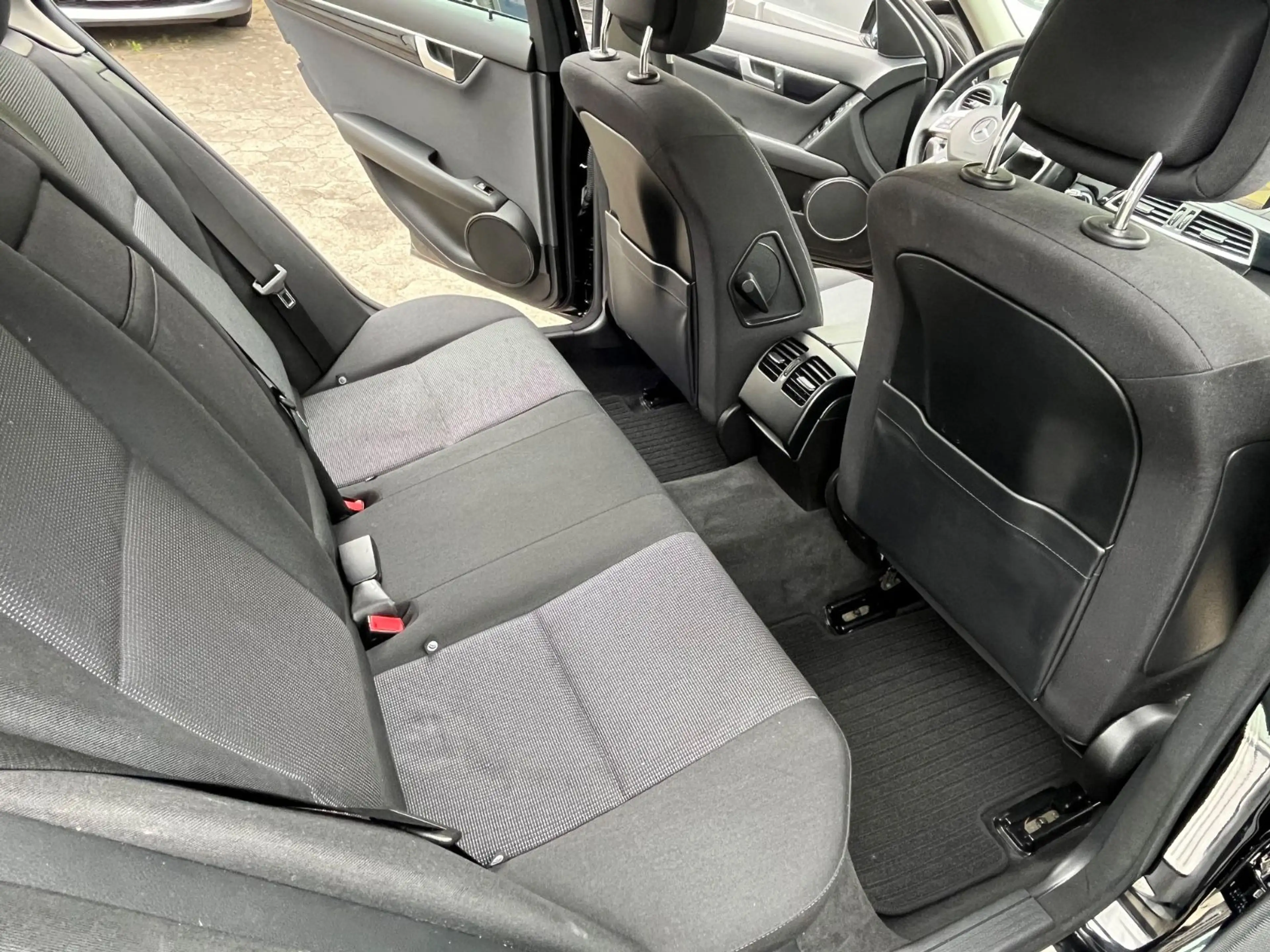 Mercedes-Benz C 250 T-Modell C 250 CGI BlueEfficiency.GEPFLEGT — photo 12