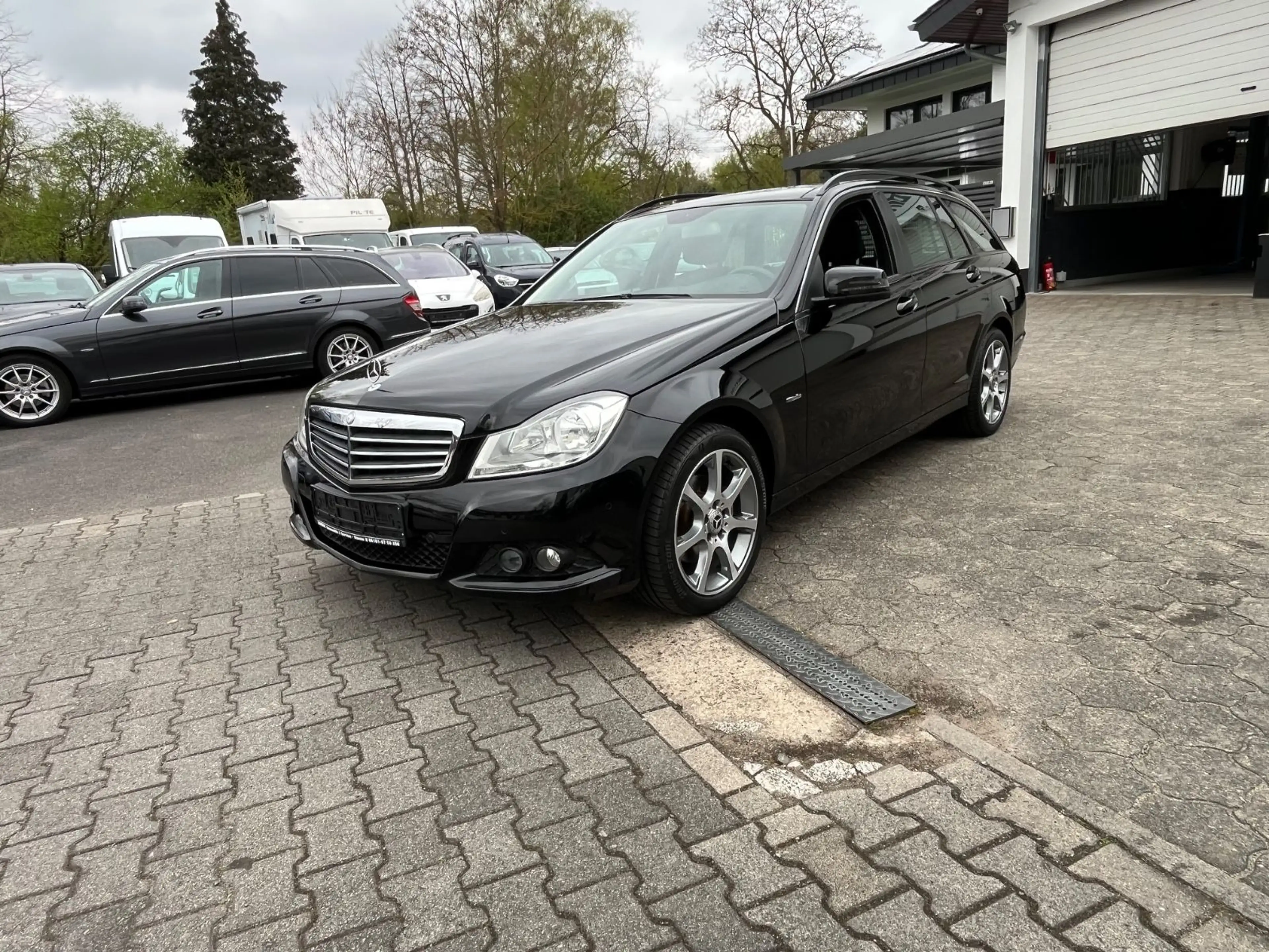 Mercedes-Benz C 250 T-Modell C 250 CGI BlueEfficiency.GEPFLEGT — photo 4