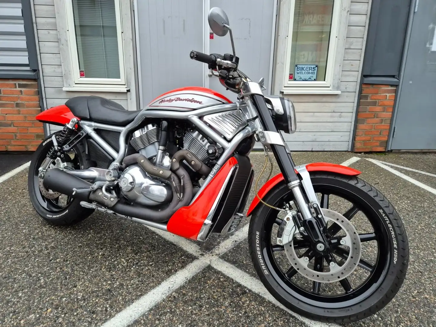 Harley-Davidson Street Rod Rood - 1