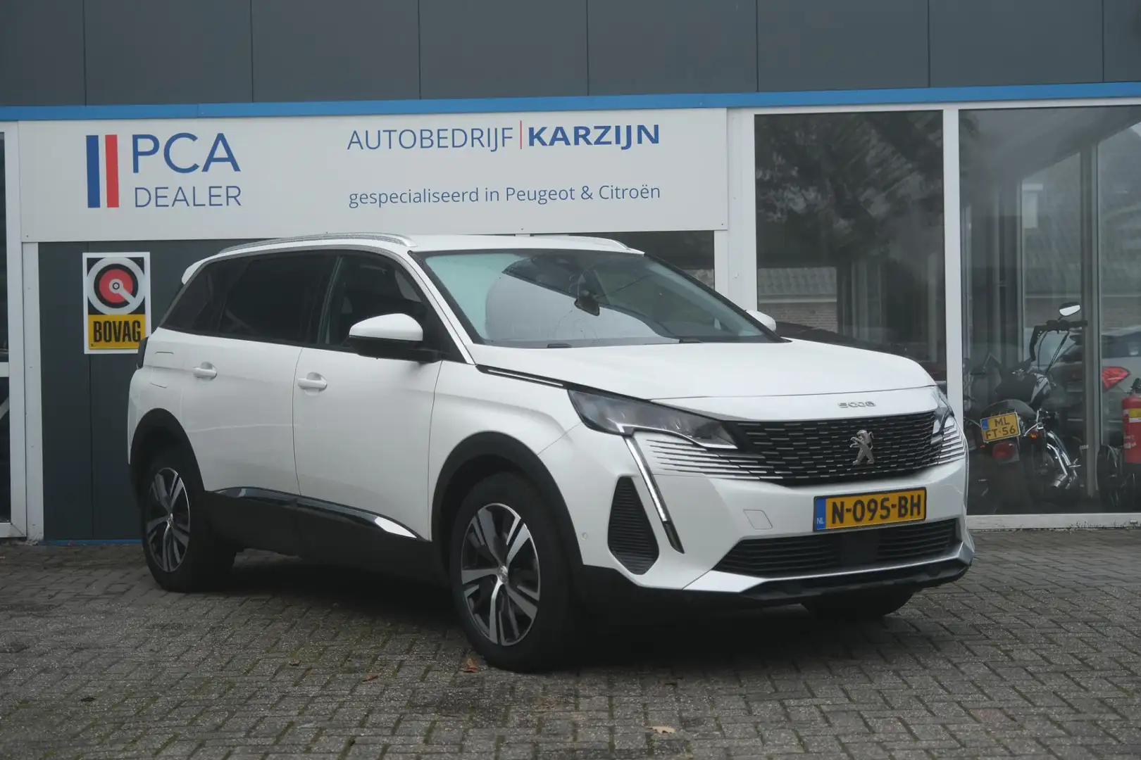 Peugeot 5008 1.2 PureTech Allure Weiß - 2