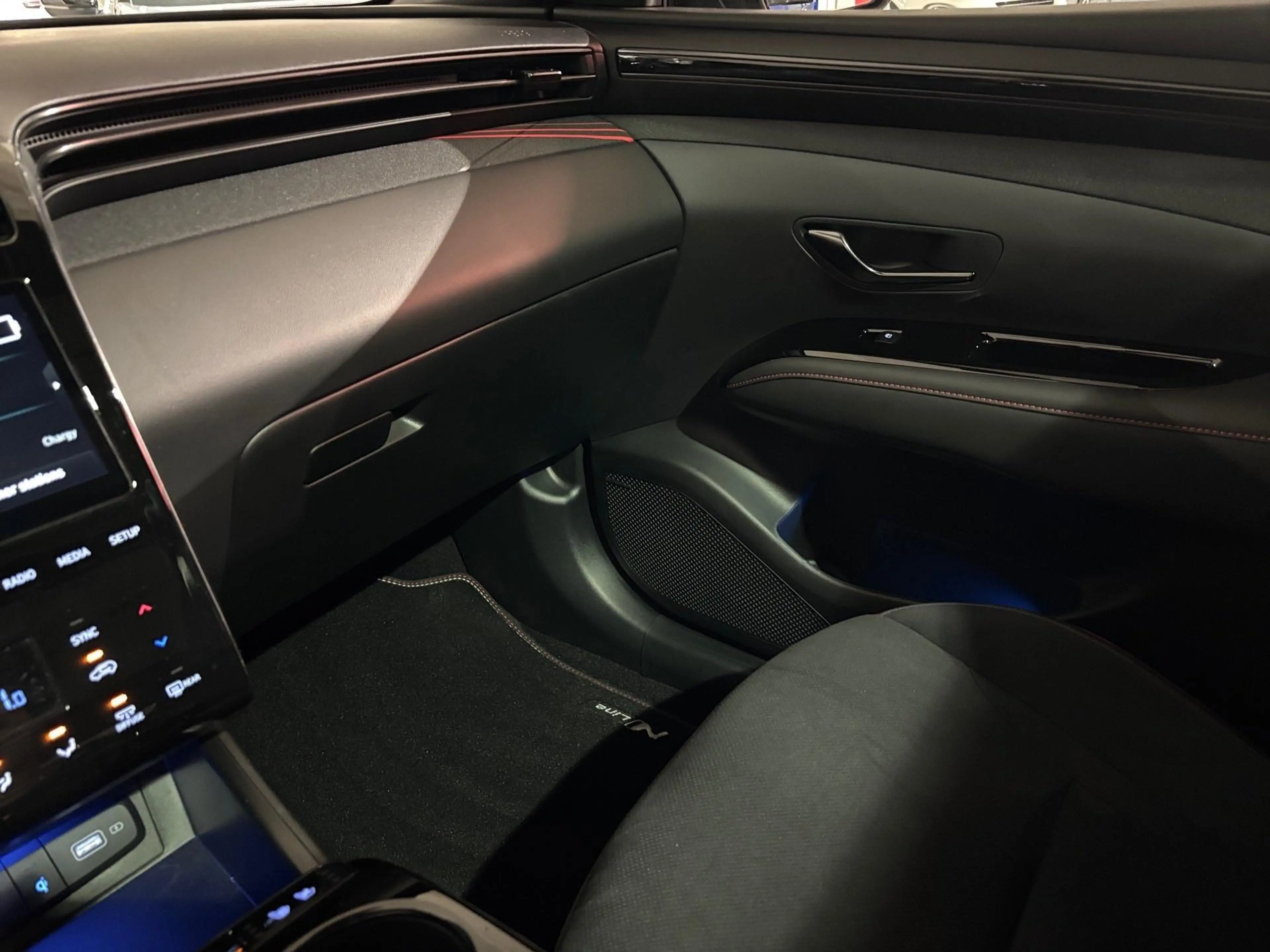 Hyundai TUCSON 1.6 N LINE PLUG IN HYBRID — photo 9