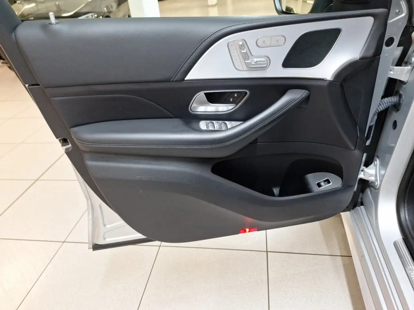 Mercedes-Benz GLE 350 de 4M AMG PANO 20" 360° Multibeam Widescreen Argent - 2