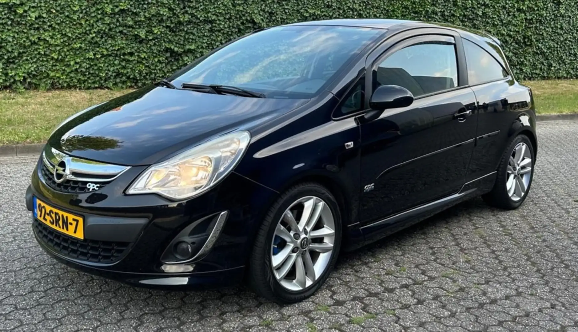 Opel Corsa Corsa 1.6-16V T GSI 150PK  81570km Fekete - 1