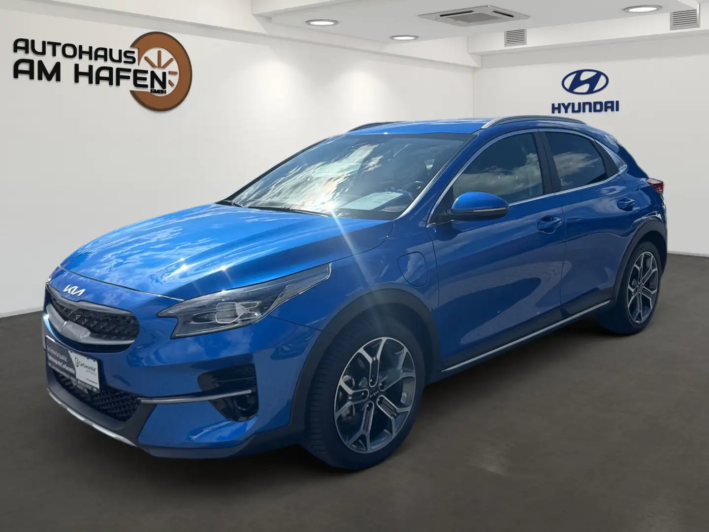 Kia XCeed Vision Plug-in Hybrid Blau - 1