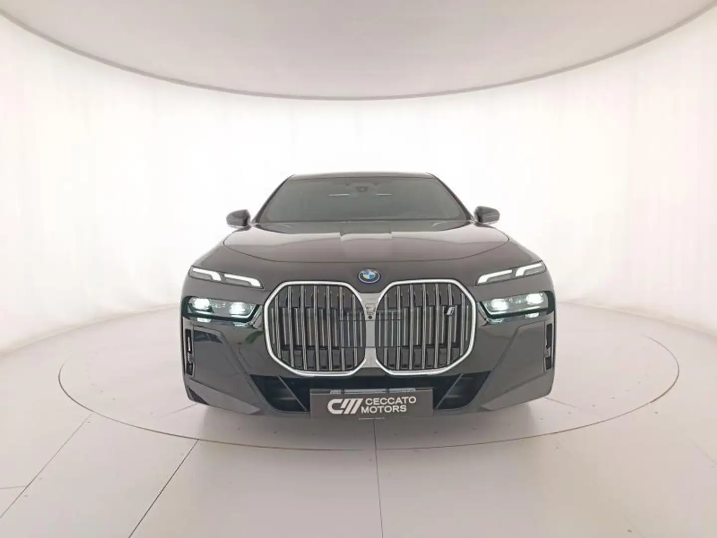 BMW i7 edrive50 Msport Чорний - 2