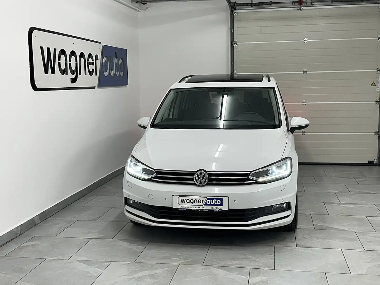 Volkswagen Touran Sky 1,6 SCR TDI DSG.LED/ACC/Navi/Pano/el.AHK/RF... Weiß - 1