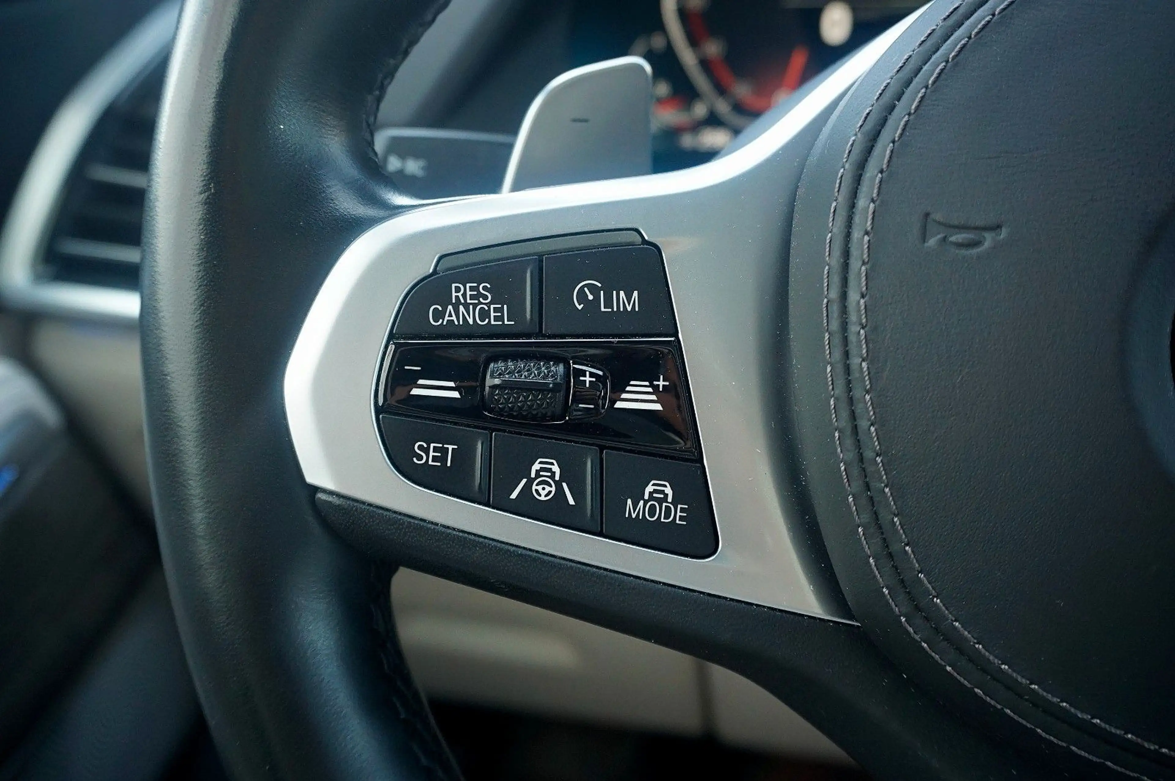 BMW X6 40xd *UNFALLFREI *3x M SPORT *22 ZOLL *1.HAND — photo 26