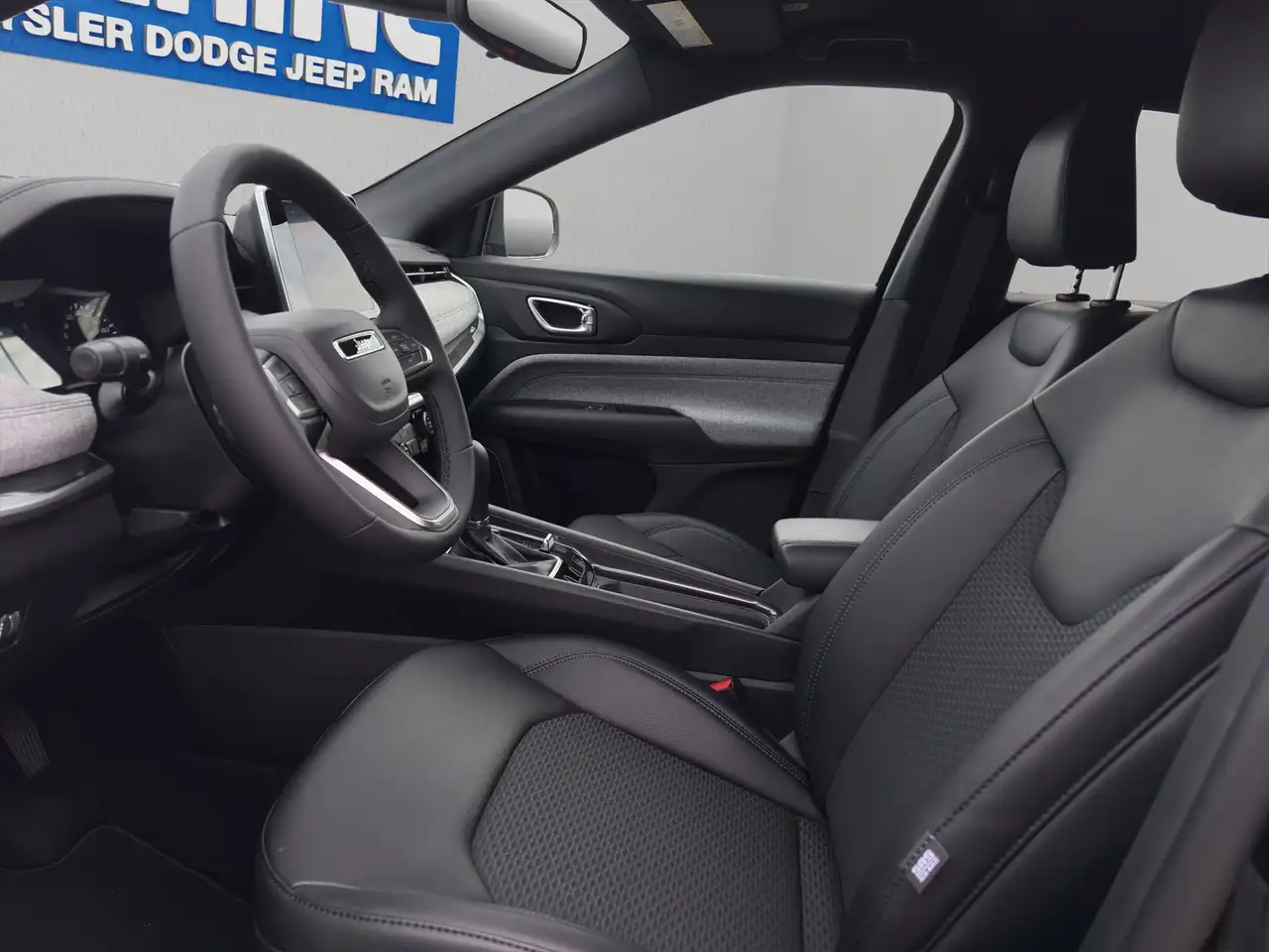 Jeep Compass photo Jeep Compass