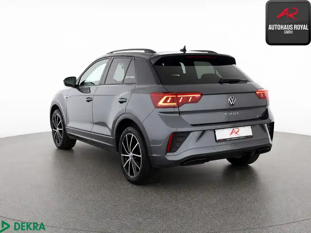 Volkswagen T-Roc view 3