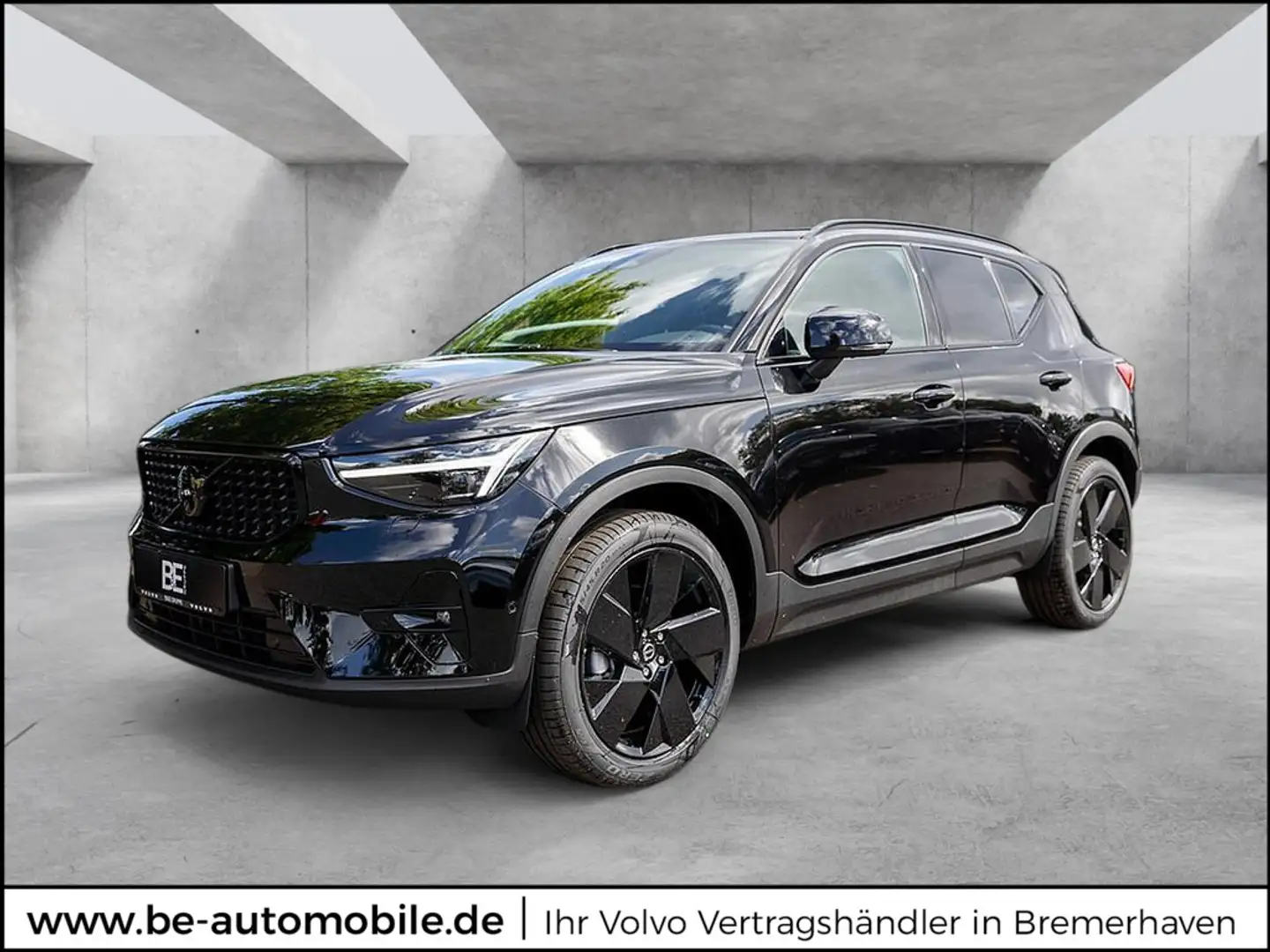 Volvo XC40 B3 Ultra Black Edition AHK PANO 360° Schwarz - 1
