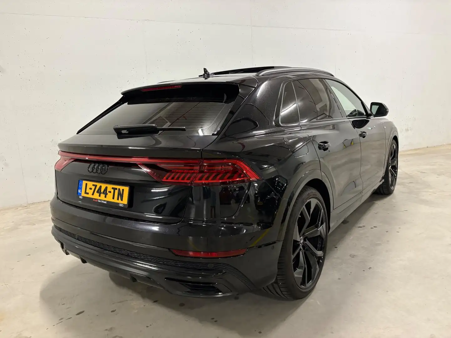 Audi Q8 55 TFSI quattro S-Line B&O Pano Trekhaak Leer Noir - 2